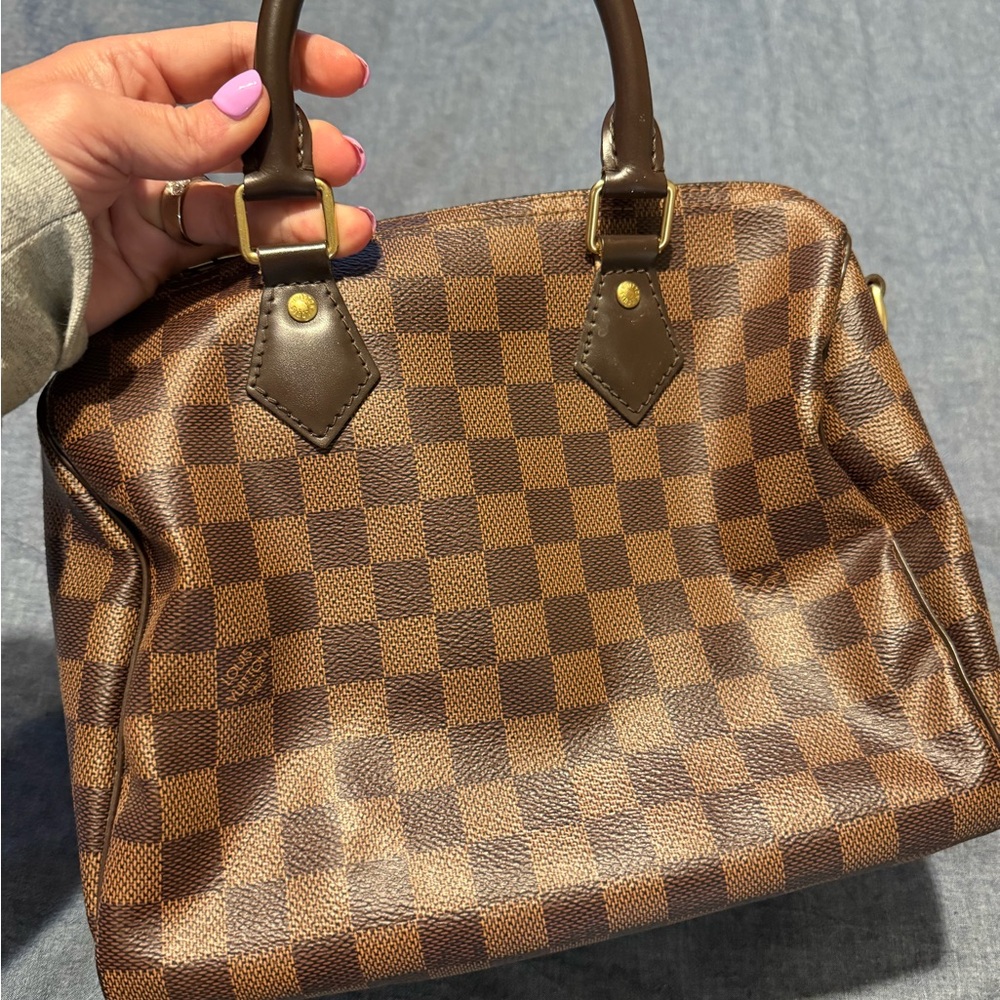 Louis Vuitton Speedy 30 Bandolier Handbag: excellent condition, dust bag and box